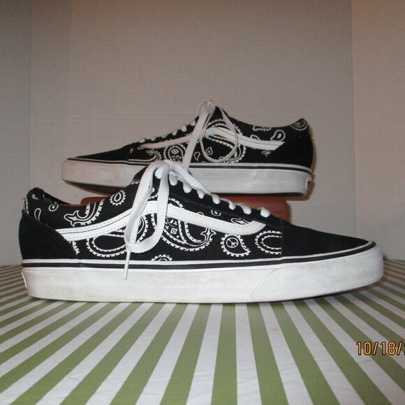 Vans Old Skool Sneakers - Picture 3 of 15